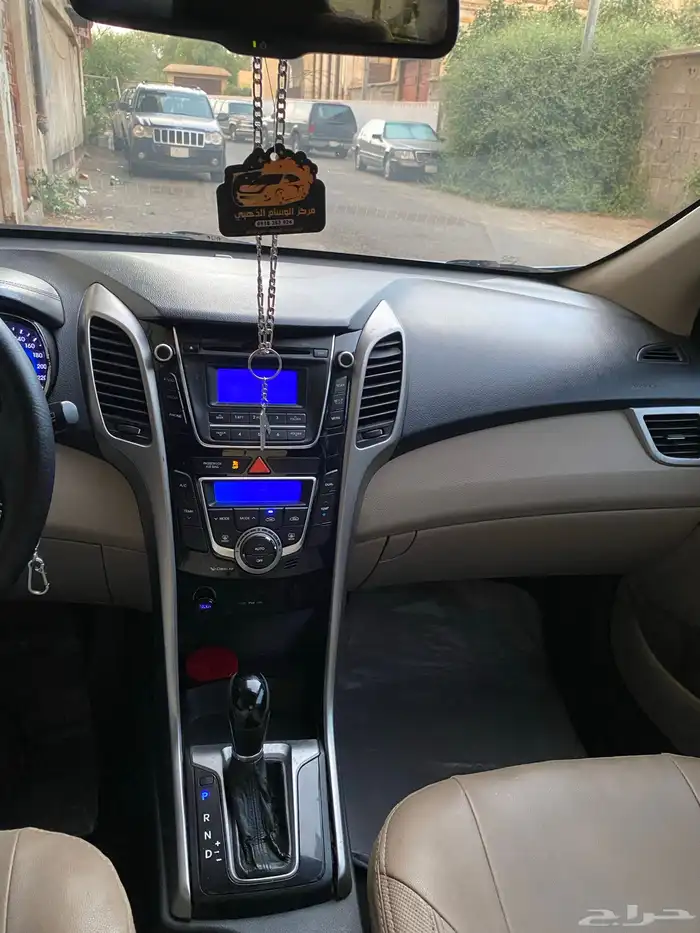 سياره اي ثري سيدان 2013 4