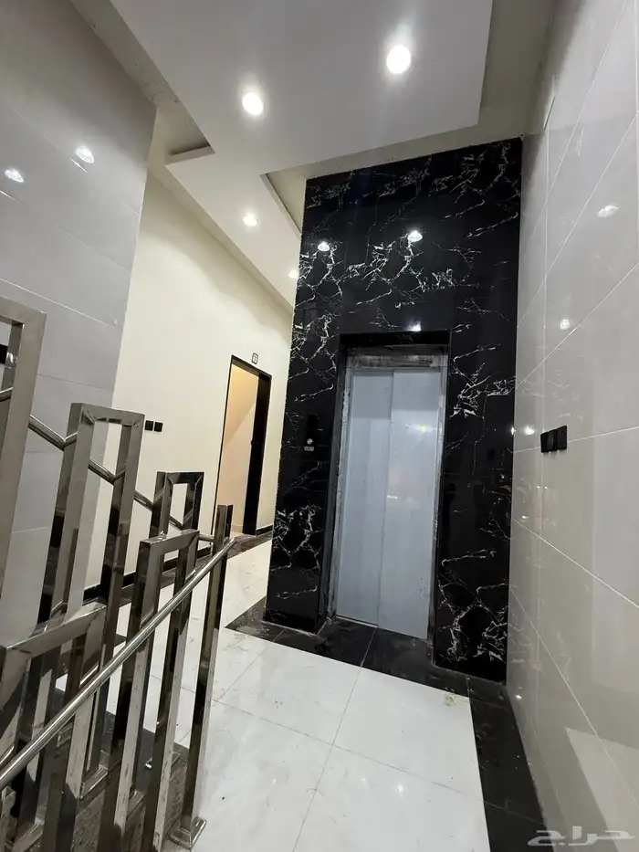 للبيع دور أرضي بحوش وشقق علويه مخطط قرطبه المحاله ابها 19