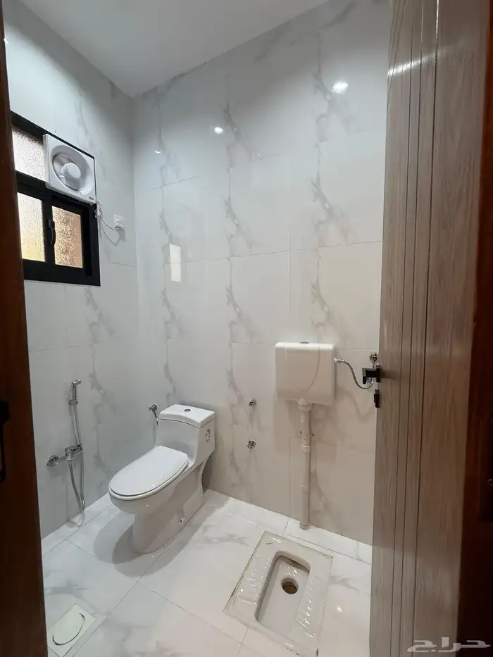 للبيع ارواف علويه وشقق ارضيه ببايكة سيارة ف شمال الخميس 28