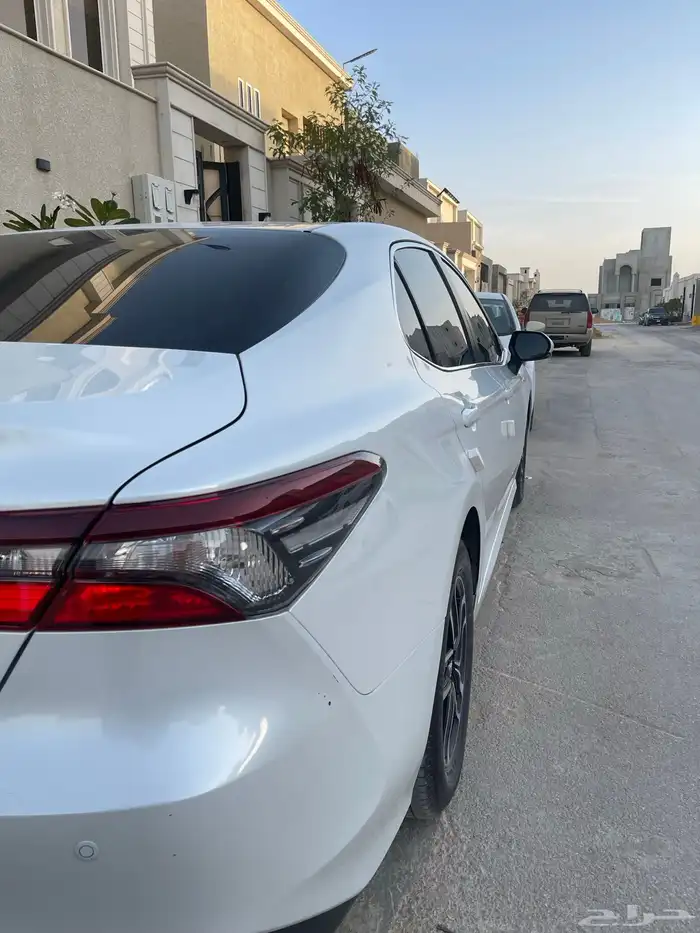 البيع كامري هايبرد 2024 او البدل بسياره زي الموديل 0