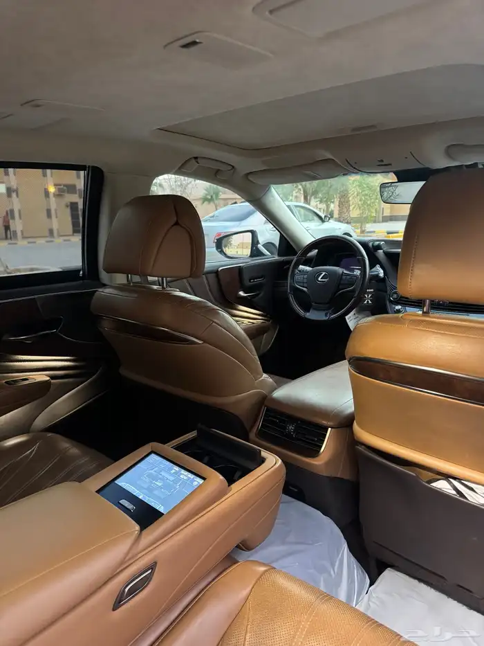 لكزس LS 500 سعودي 15