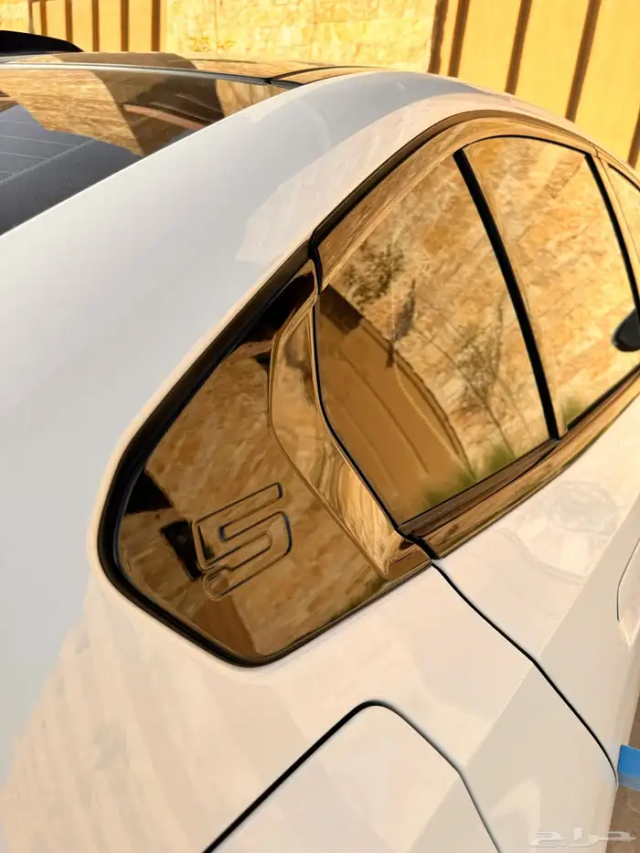 بي ام دبليو 520i M Kit على الضمان والصبانة المجانية 33