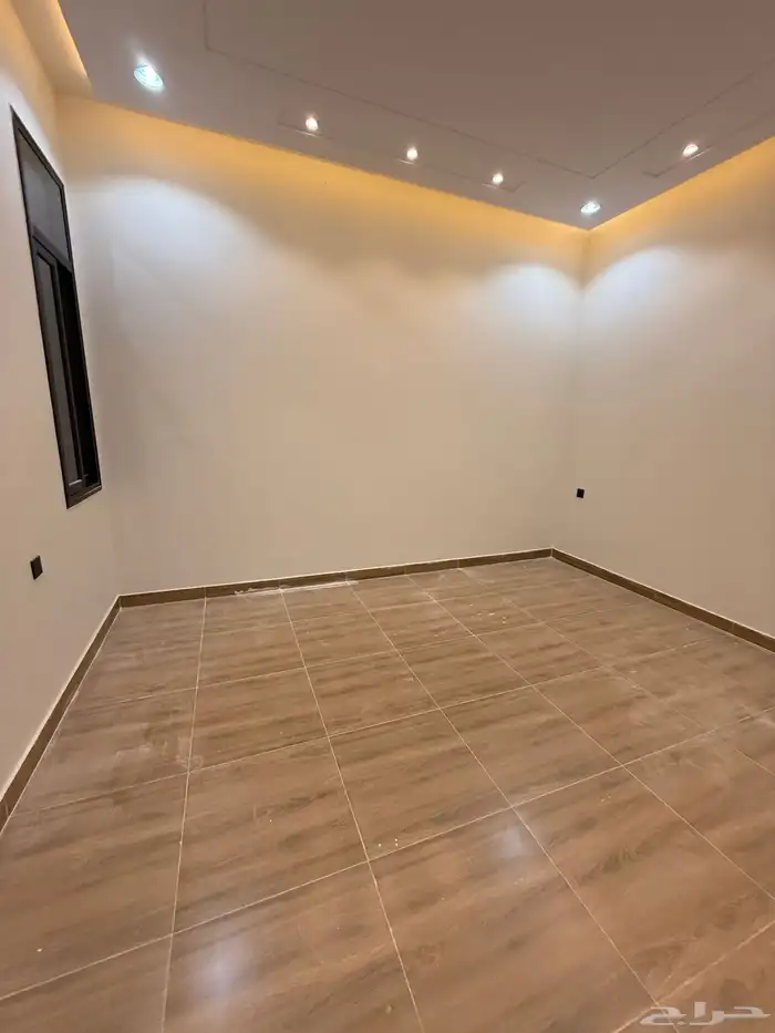 للبيع دور أرضي بحوش وشقق علويه مخطط قرطبه المحاله ابها 17