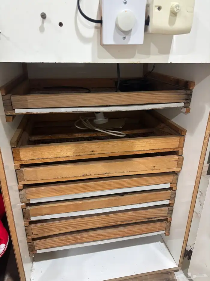 فقاسة بيض تقليب يدوي 3