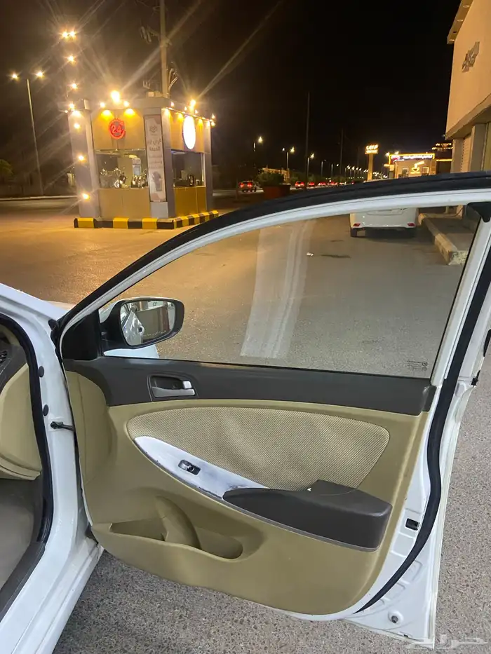 اكسنت 2015 ابيض للبيع 11