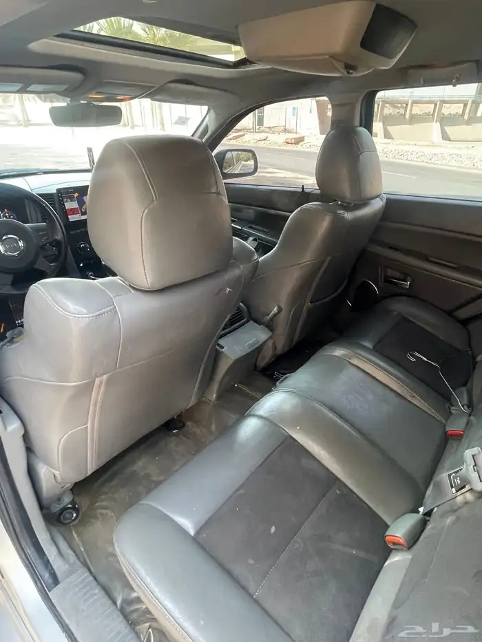 للبيع جيب شروكي 5