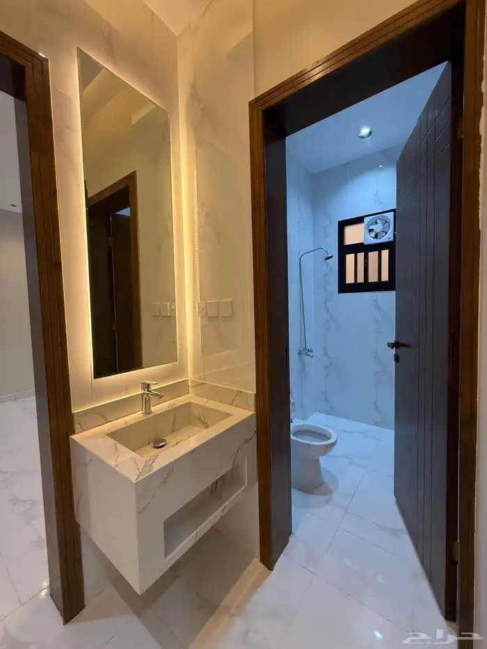 للبيع ارواف علويه وشقق ارضيه ببايكة سيارة ف شمال الخميس 44