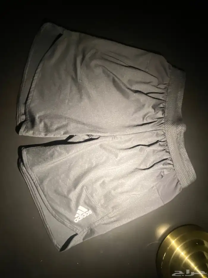 شورت أديداس بجيب سحاب 1