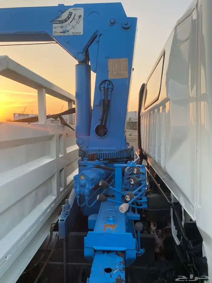 دينه موستبيشي كرين ونش نظيفة جداا 16