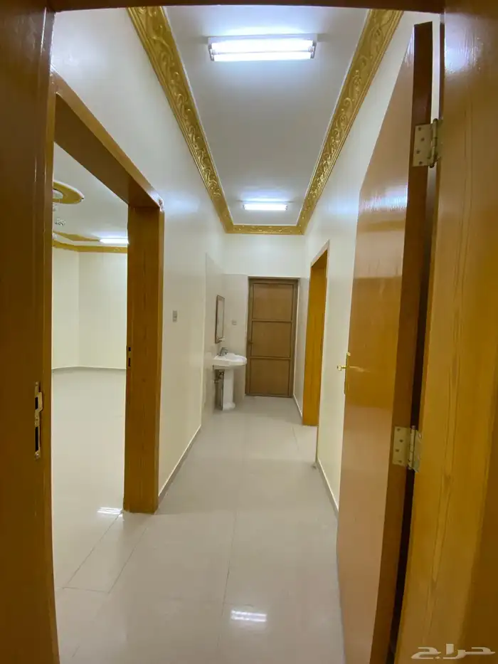 شقة بلاطة شبه جديدة للإيجار - حي العريسة الشمالي 1