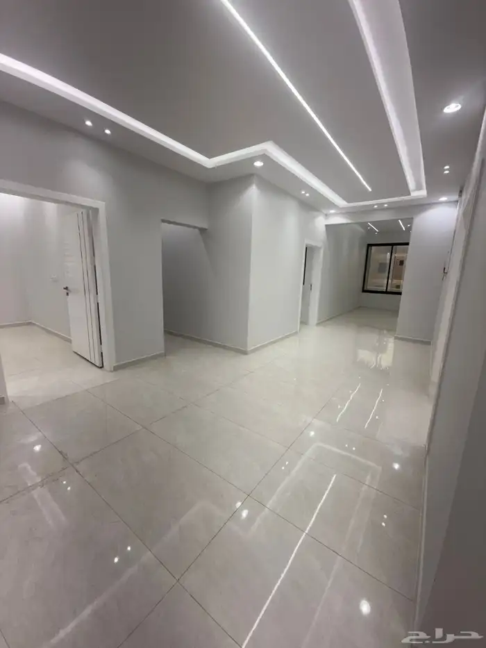 للبيع فيلا علي شارعين زاويه أرض كامله أحد رفيده حي الروان 20