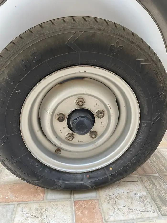 قلص لاند روفر موديل 84 3