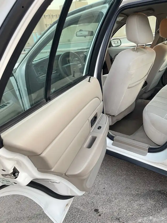 فورد فكتوريا 8