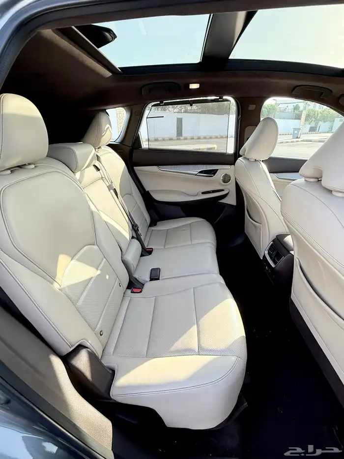 انفينتي QX50 نظيف جدا 9