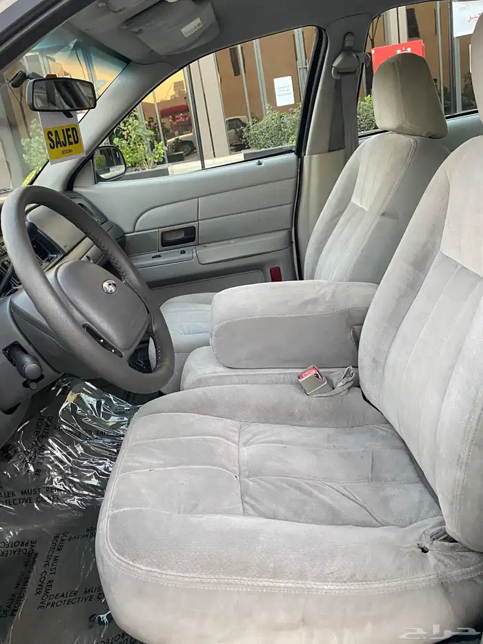 للبيع فورد فكتوريا 2003 بوليسي 9