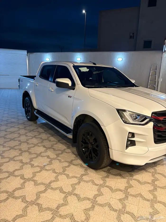 ايسوزو جي تي 11