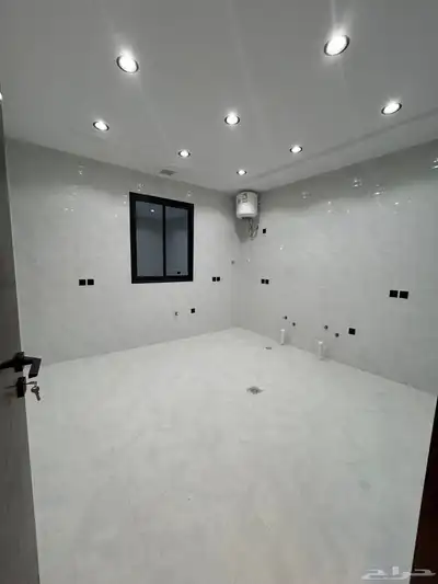 للبيع شقة دور ارضي 6غرف وسط الخدمات حي دره الموسى index