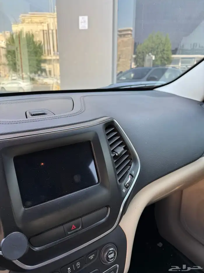 سبورت جيب شيروكي 0