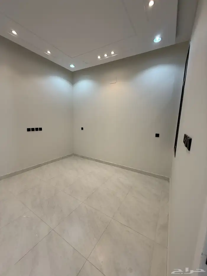 للبيع دور أرضي بحوش وشقق علويه مخطط قرطبه المحاله ابها 8