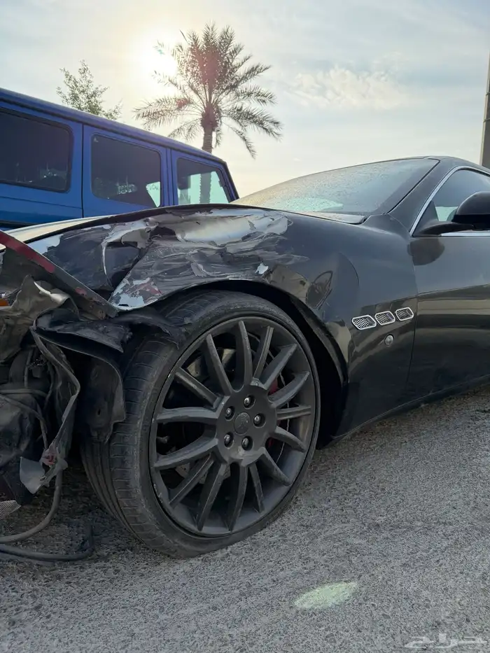 مازراتي قراند توريزمو اس 4.7 المكينة الحمراء مصدومة 3