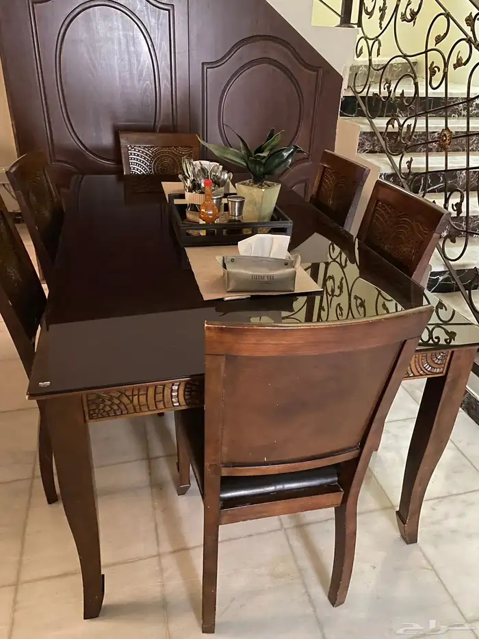 طاولة طعام مع ستة كراسي 0