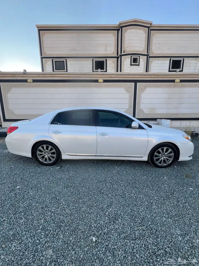 تويوتا افالون 2012 نظيفه جدا 11