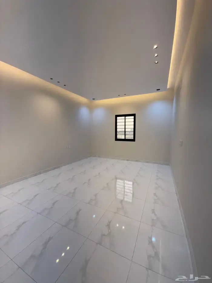 للبيع ارواف علويه وشقق ارضيه ببايكة سيارة ف شمال الخميس 35