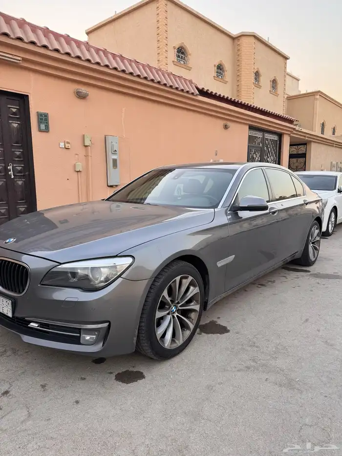 بي ام دبليو 2015 - 730 i 10