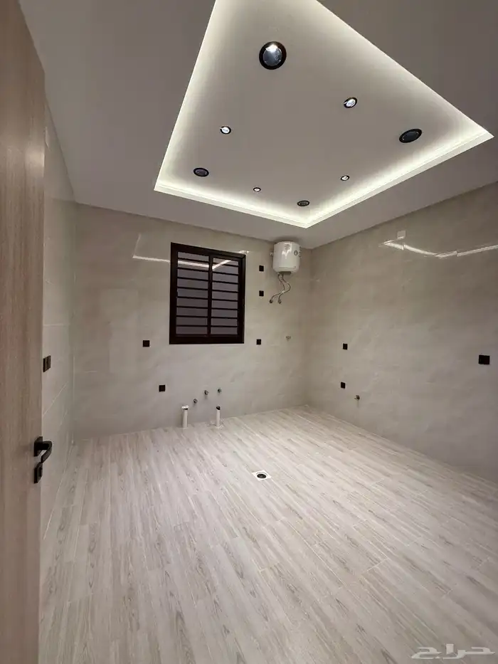 للبيع ارواف علويه بملحق وشقق ارضيه ببايكة سيارة ف احد رفيده 29