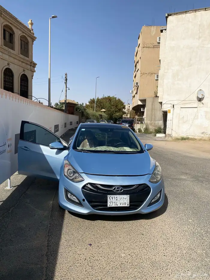 سياره اي ثري سيدان 2013 7