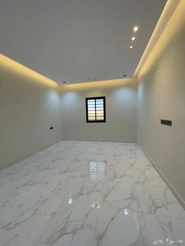 للبيع فيلا روف دور ثانى مع ملحق من 750 الف شمال الخميس 15