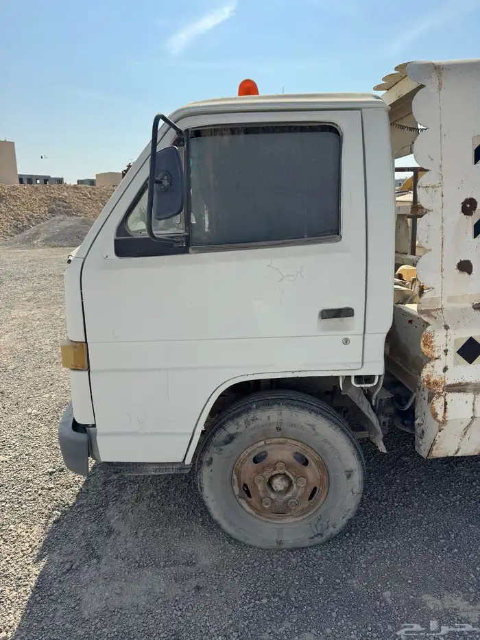 دينا ايسوزو موديل 95 السيارة لاتشكو من أي شىء محركات شرط 1