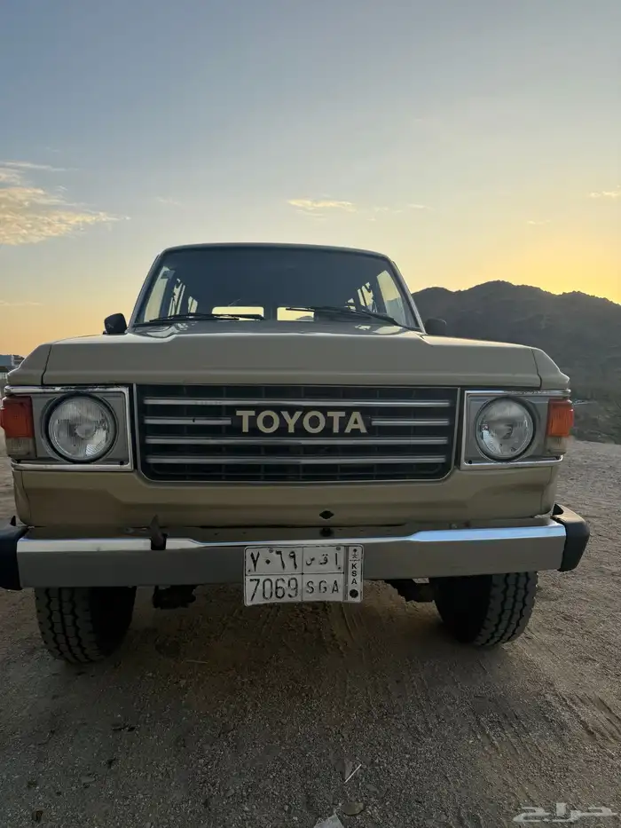 لاندكروزر صالون 3