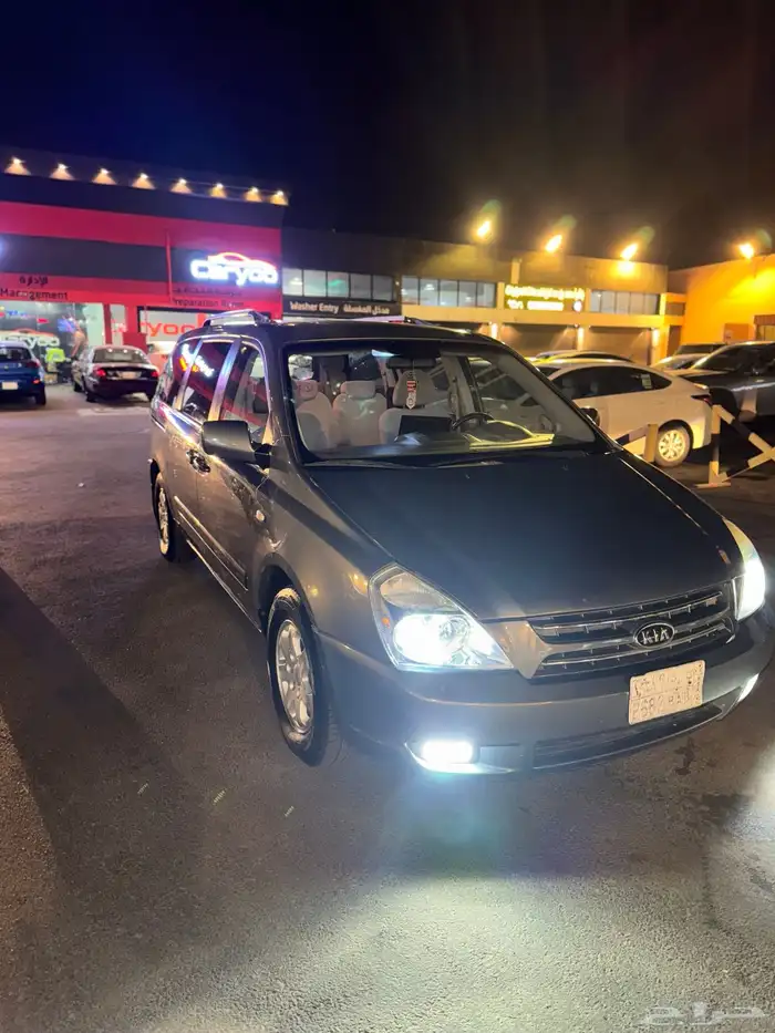 كيا كارنفال 2009 نظيفه 11