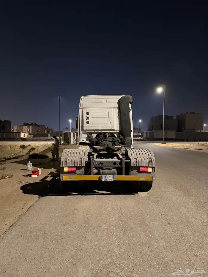 للبيع رأس تريلا مرسيدس أكتروس MP3 نظيف وجاهز للعمل 2