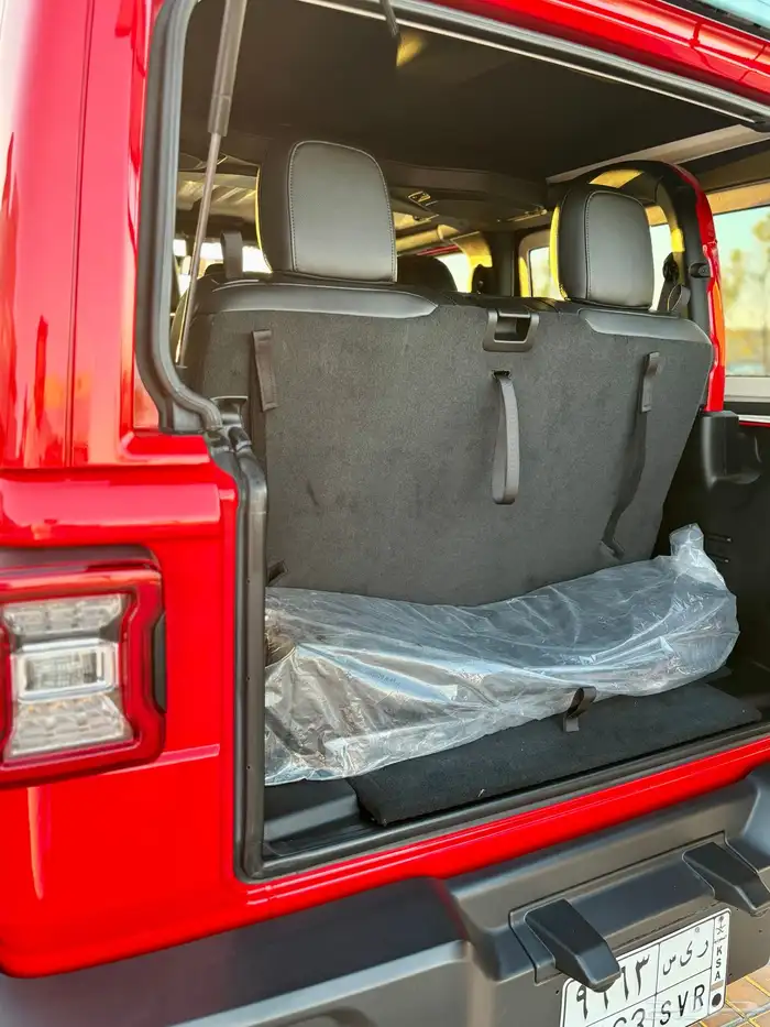 جيب رانجلر 6 سلندر بحالة الوكالة 2023 5