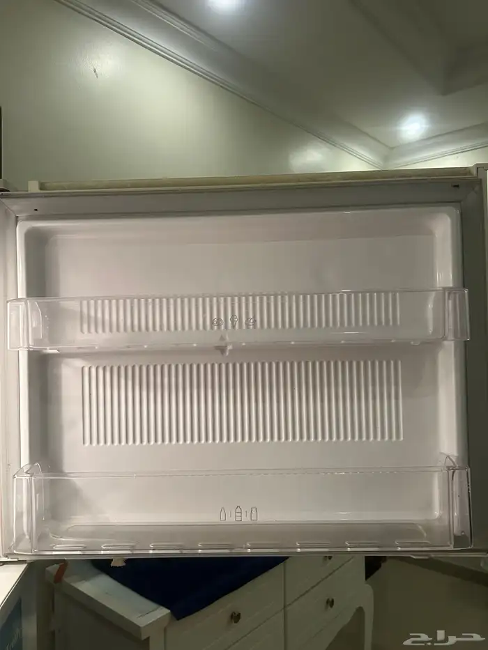 ثلاجه 750 ريال. ديب فريزر 600ريال. مكنسه 50 ريال غساله 700 0