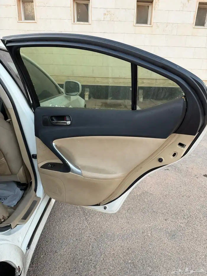 لكزس is300 موديل 2008 مفحوص ومجدد السعر 15 الف قابل للتفاوض 24