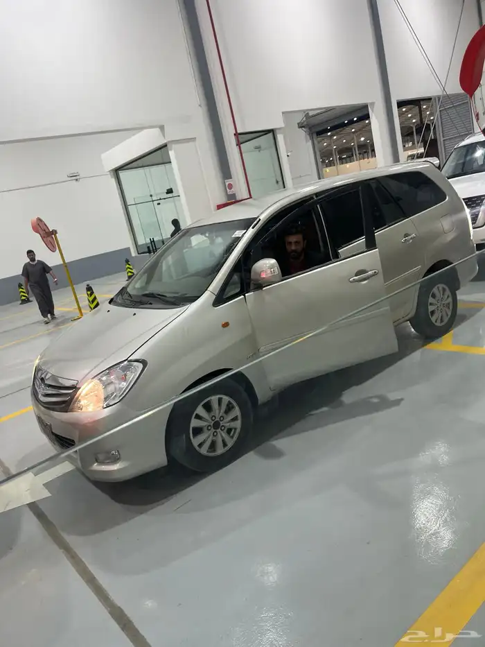 انوفا 2011 للبيع 1