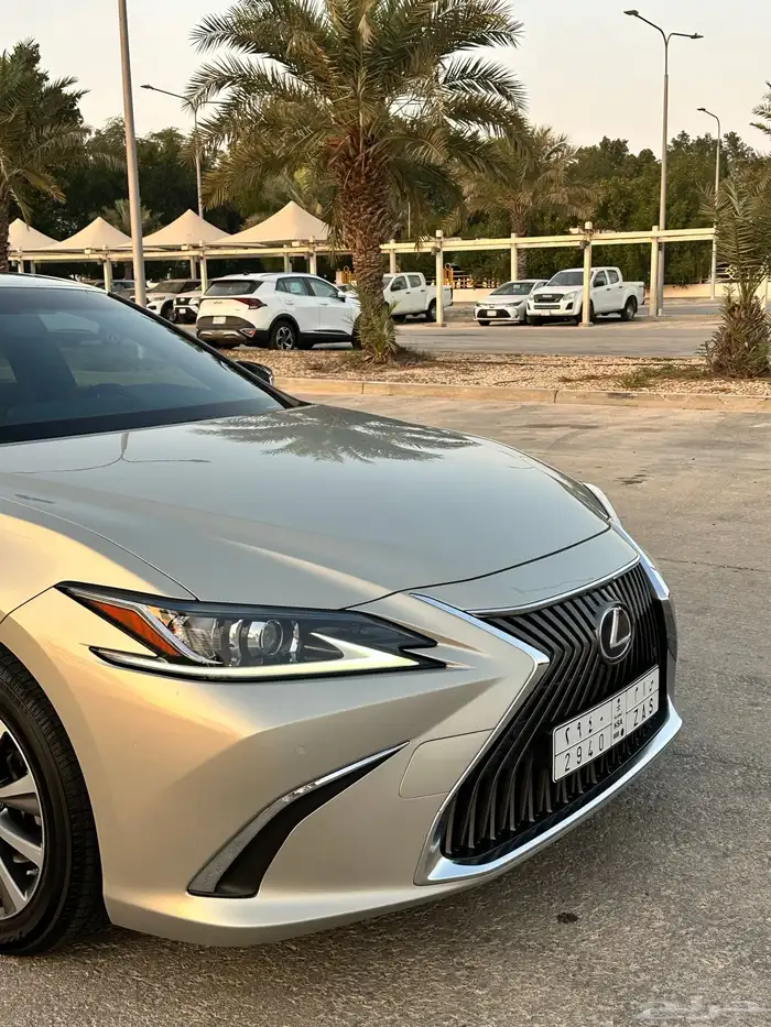 لكزس هايبرد ES300h موديل 2021 وكالة سعودي 62