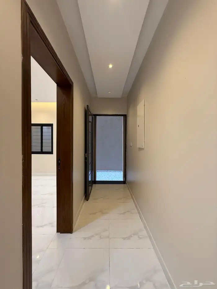 للبيع ارواف علويه وشقق ارضيه ببايكة سيارة ف شمال الخميس 11