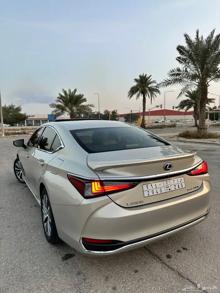 لكزس هايبرد ES300h موديل 2021 وكالة سعودي 46