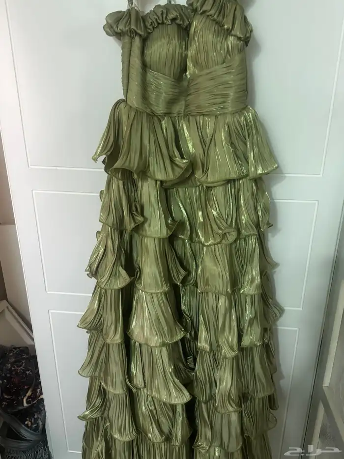 فستان للبيع لبسته مره وحده فقط و نظيف. والمقاس s 0