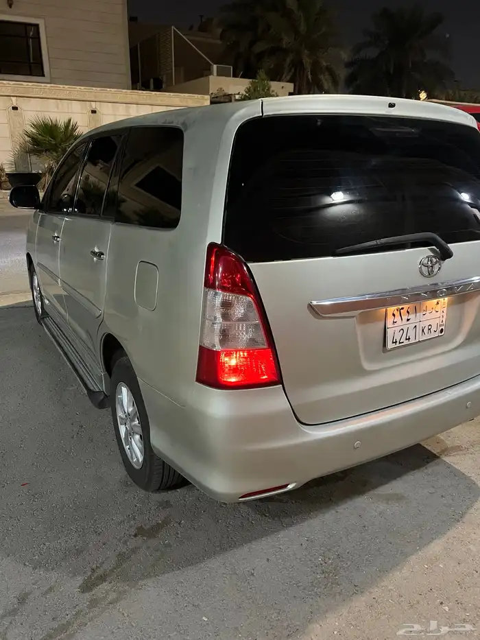 انوفا تويوتا 2014 4