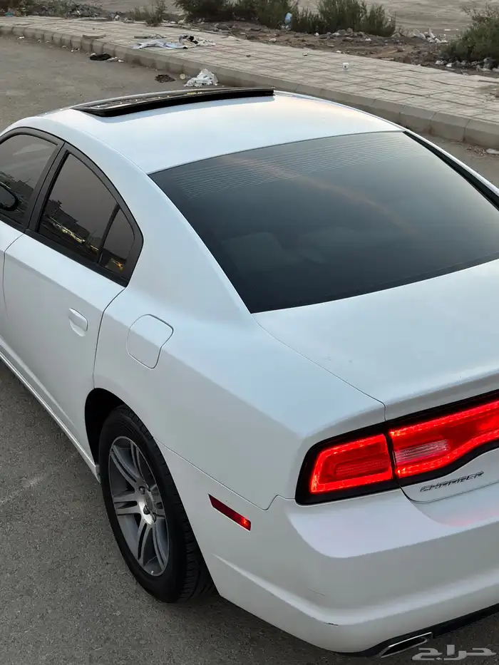 للبيع تشارجر 2014 فل هاوس V8 ابيض لؤلؤي مالك اول 22