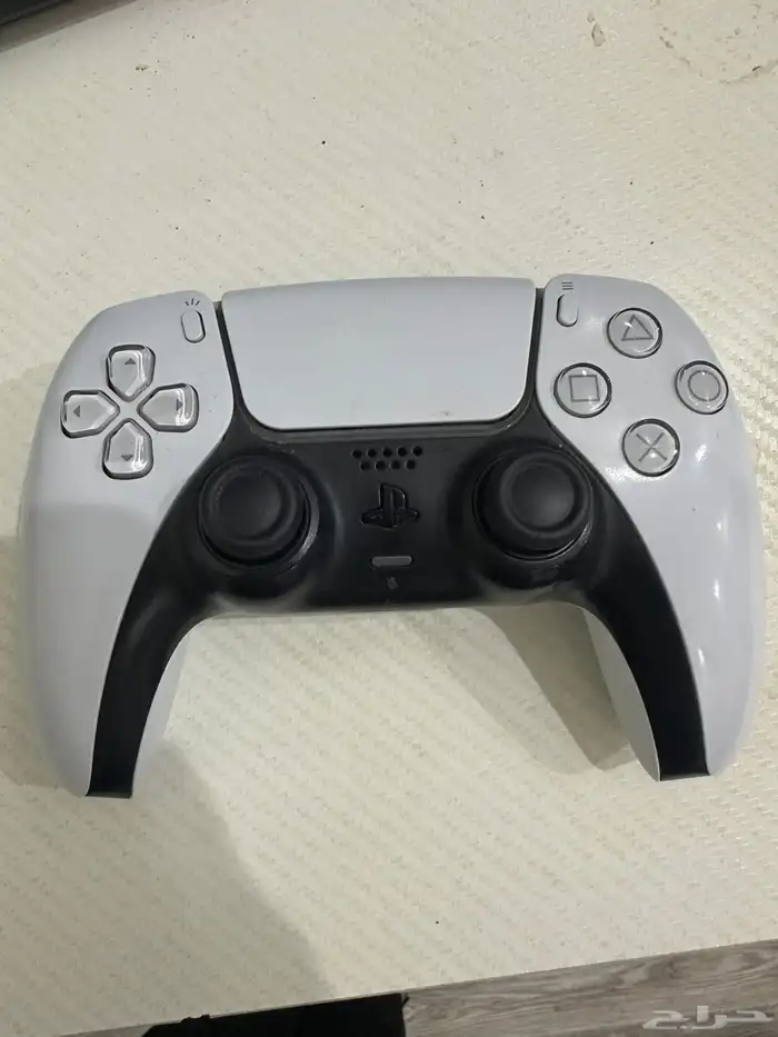 يد سوني 5 جديدة ب 300 فيها مايك لا يجي غير الصامل 0