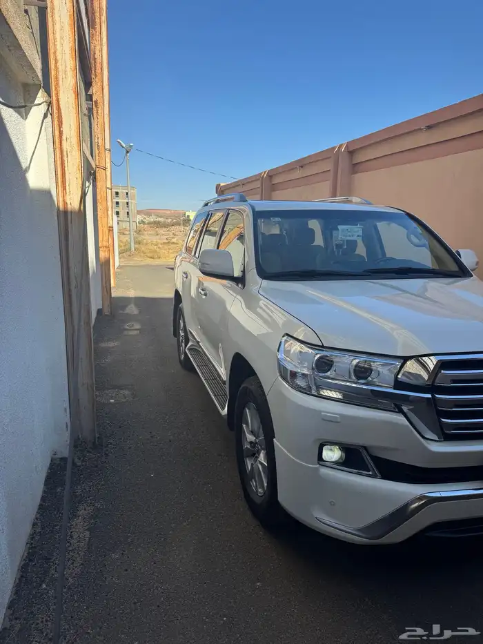 جيب صالون لاندكلوزر 2017 0