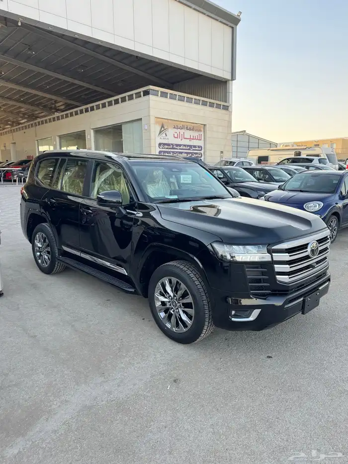 للبيع لاندكروزر2025 - L3 اسود أصفار بأقل الأسعار 1