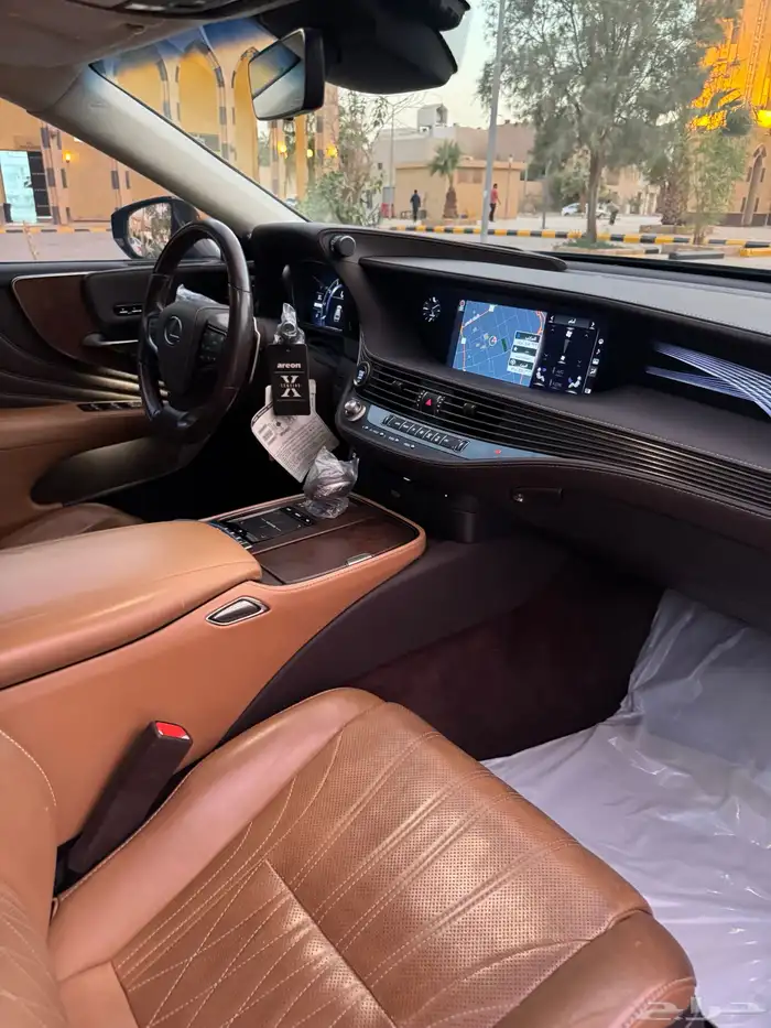 لكزس LS 500 سعودي 10
