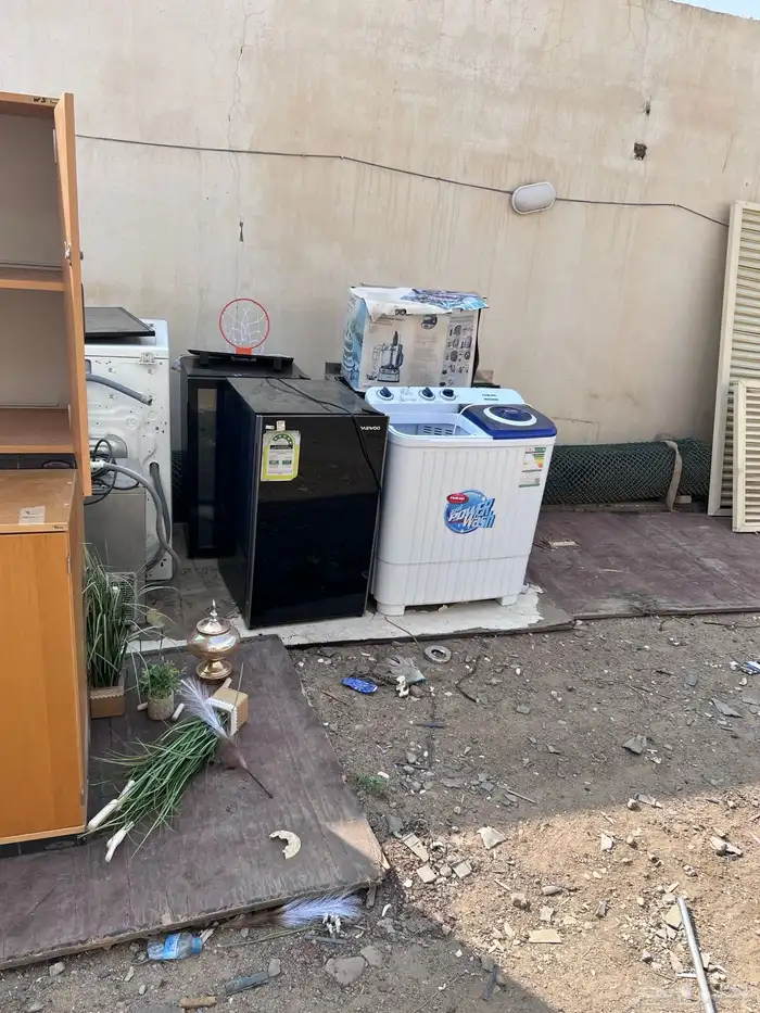 سرير ودلب ودولبيب خشب مكان شاشة 14